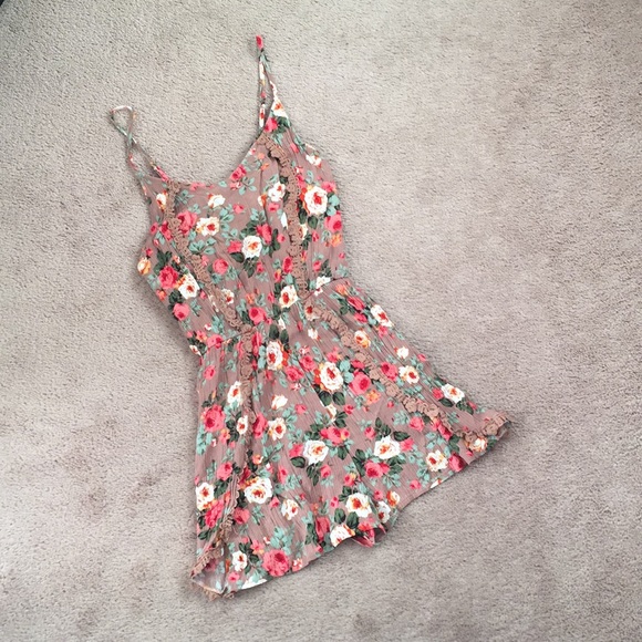 🦋Host pick!🦋 Romper -flower print - Picture 3 of 4
